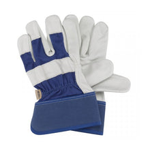 Load image into Gallery viewer, Protect your hands while gardening with Briers thorn resistant premium riggers gloves. These durable gloves are designed to keep your hands safe 
